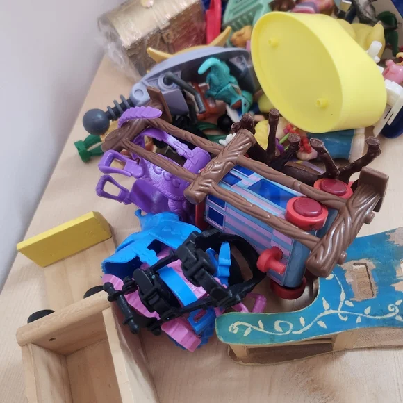 Free Add On Assorted Small Toys - Picture 2 of 6